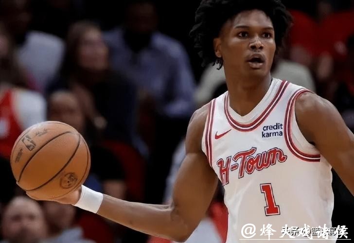 火箭3小将关键球集体暴走!最后5分钟合砍13分,就差阿门了! 火箭3小将关键球集体暴走!最后5分钟合砍13分,就差阿门了!