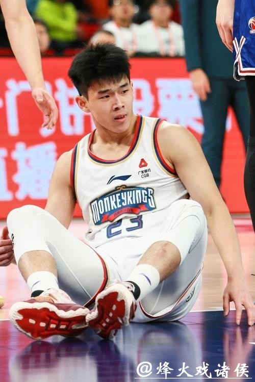 林葳5中2仅得7分!攻守压力递增,连进关键球反超,失误却麻烦! 林葳5中2仅得7分!攻守压力递增,连进关键球反超,失误却麻烦!